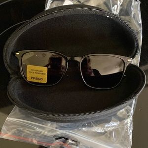 NWT and zip case Hugo Boss Black Logo Sunglasses- Unisex - reg price $250